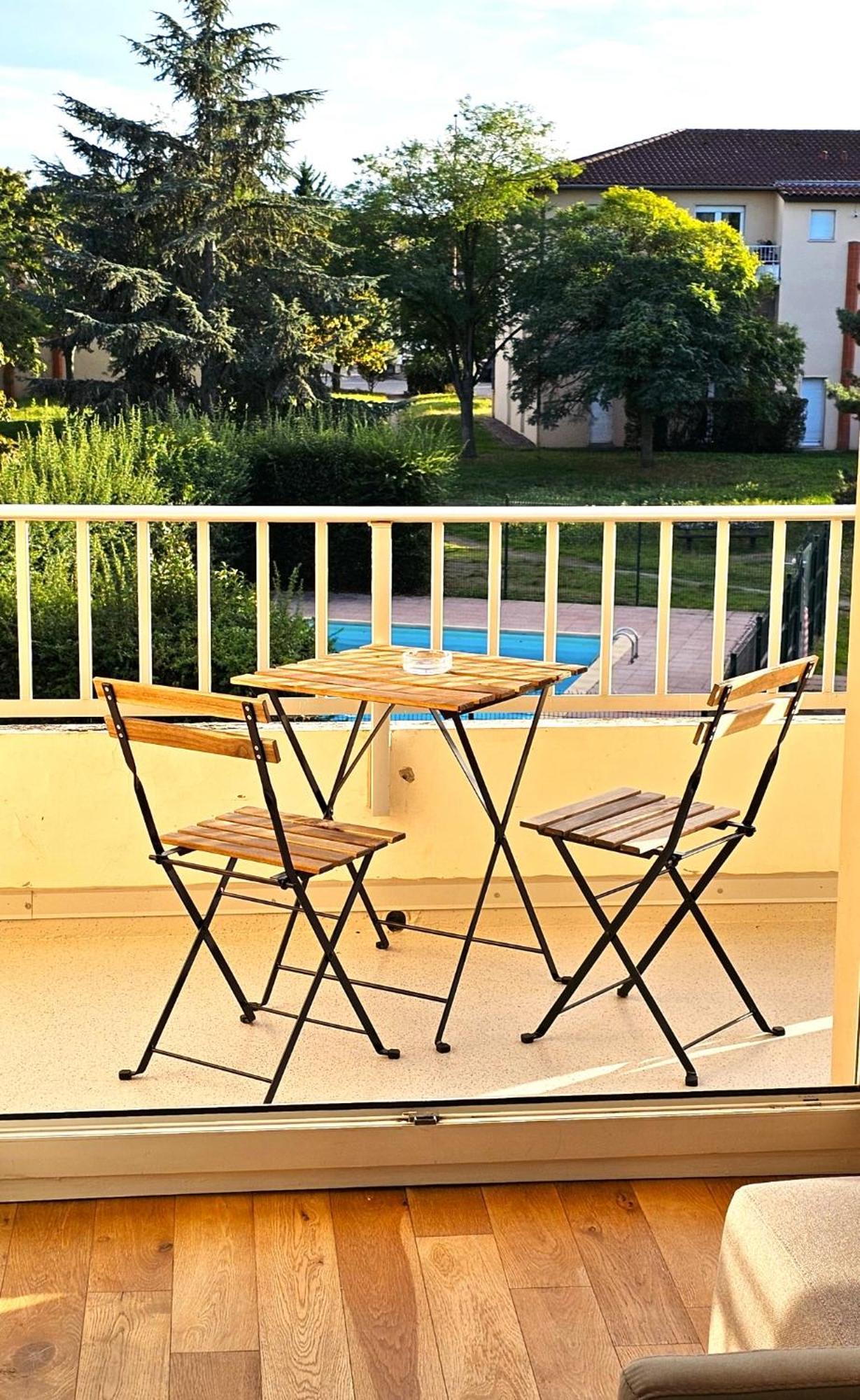 Cozy Garden Apartment *